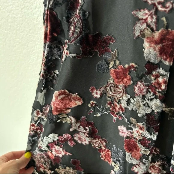 White House Black Market Black Floral Velvet 90s Inspired Formal Midi Dress - Picture 3 of 13